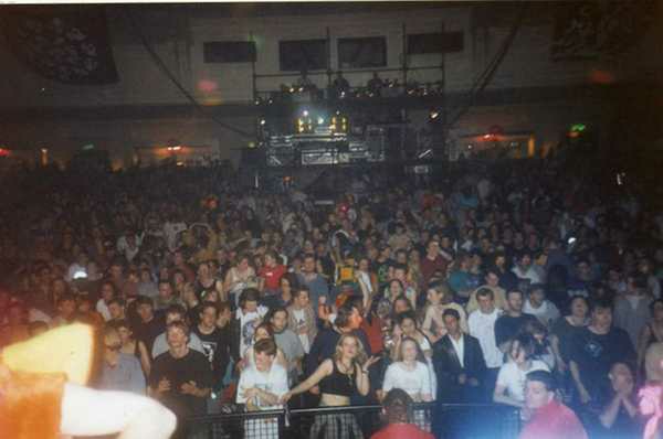 Crowd dancing at an Egebamyasi live show
