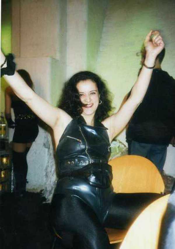 Crowd dancing at an Egebamyasi live show