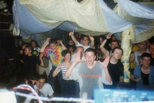 Crowd dancing at an Egebamyasi live show