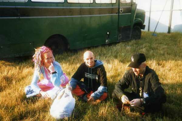 Crowd dancing at an Egebamyasi live show