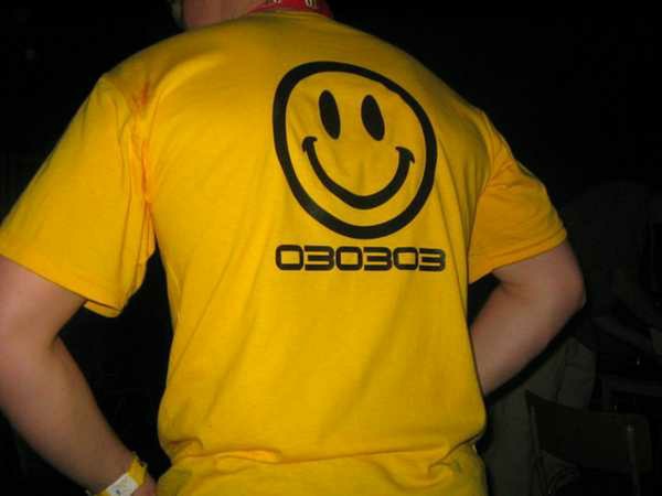 Crowd dancing at an Egebamyasi live show