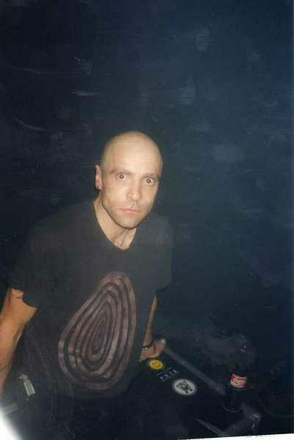 Crowd dancing at an Egebamyasi live show