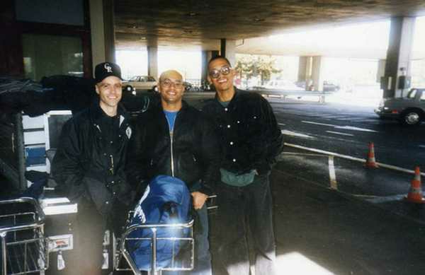 Crowd dancing at an Egebamyasi live show