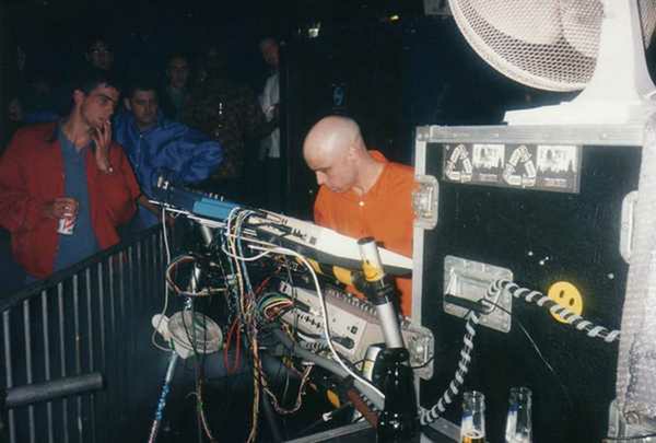 Crowd dancing at an Egebamyasi live show