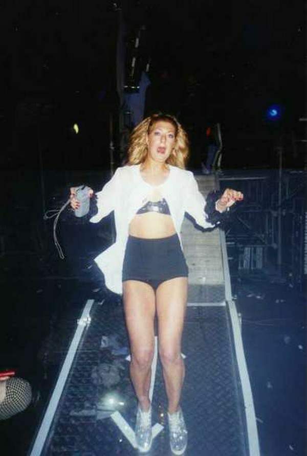 Crowd dancing at an Egebamyasi live show