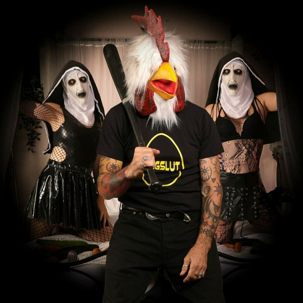 Egebamyasi posing with horror nuns